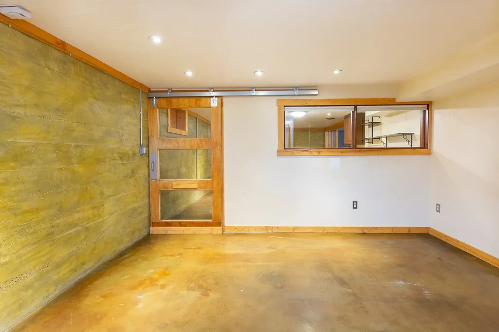 1732 Defoe Street Missoula MT 59802
