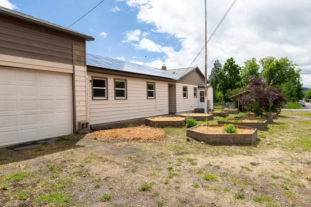 1732 Defoe Street Missoula MT 59802