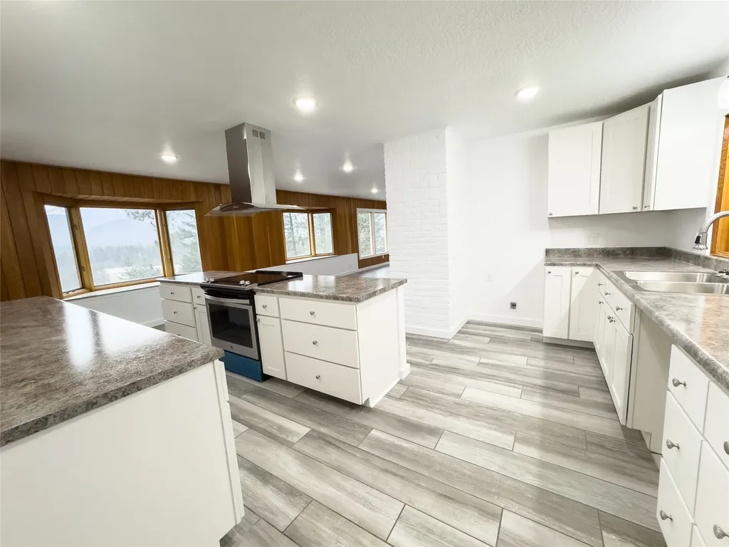 1497 Kootenai River Road Libby MT 59923