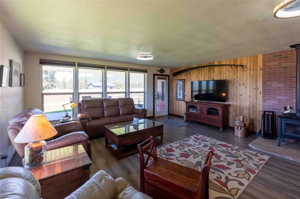 9 Fairway Court Plains MT 59859