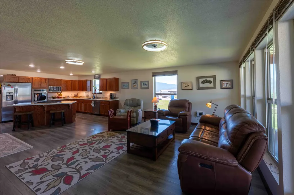 9 Fairway Court Plains MT 59859
