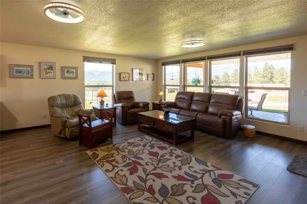 9 Fairway Court Plains MT 59859
