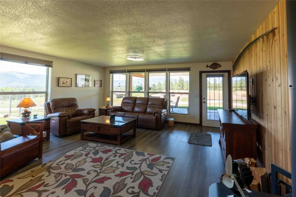 9 Fairway Court Plains MT 59859