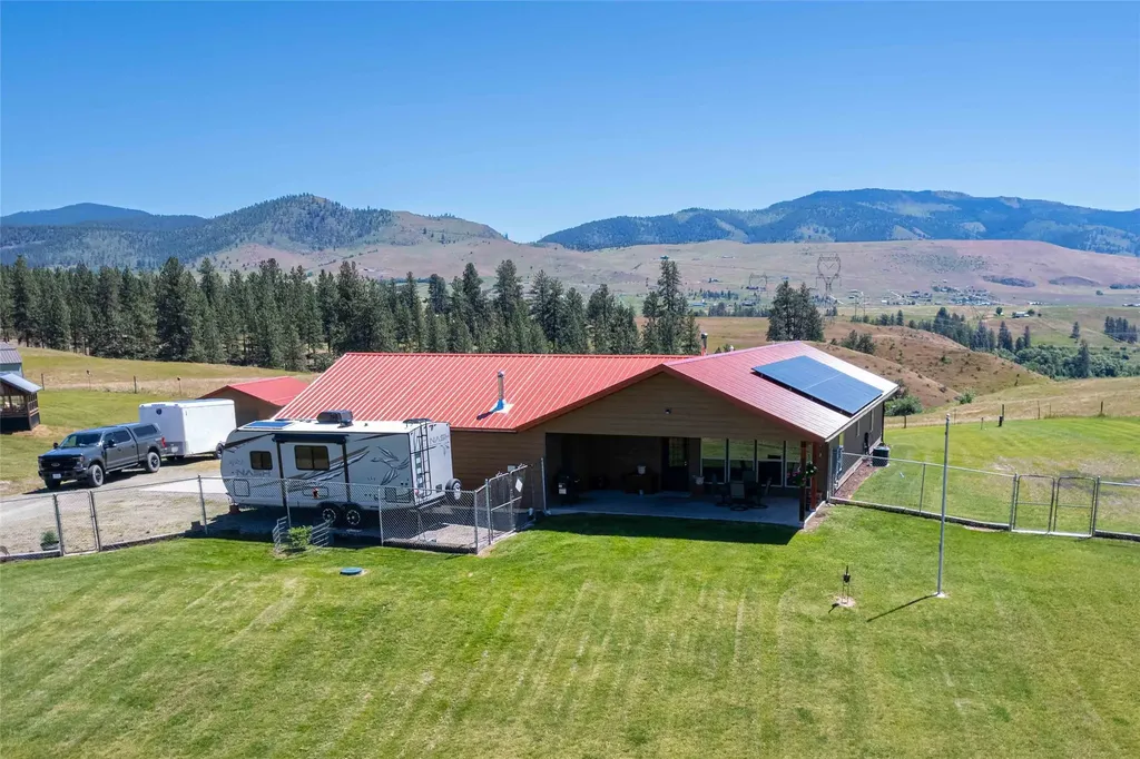 9 Fairway Court Plains MT 59859