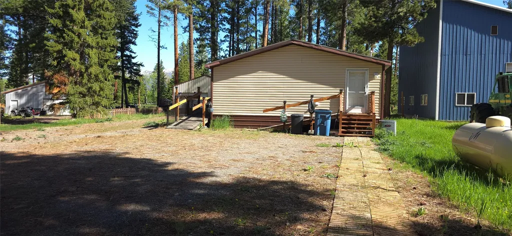 932 N 4th Street Lincoln MT 59639