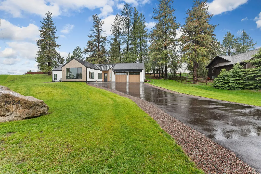 1924 Rapids Avenue Columbia Falls MT 59912