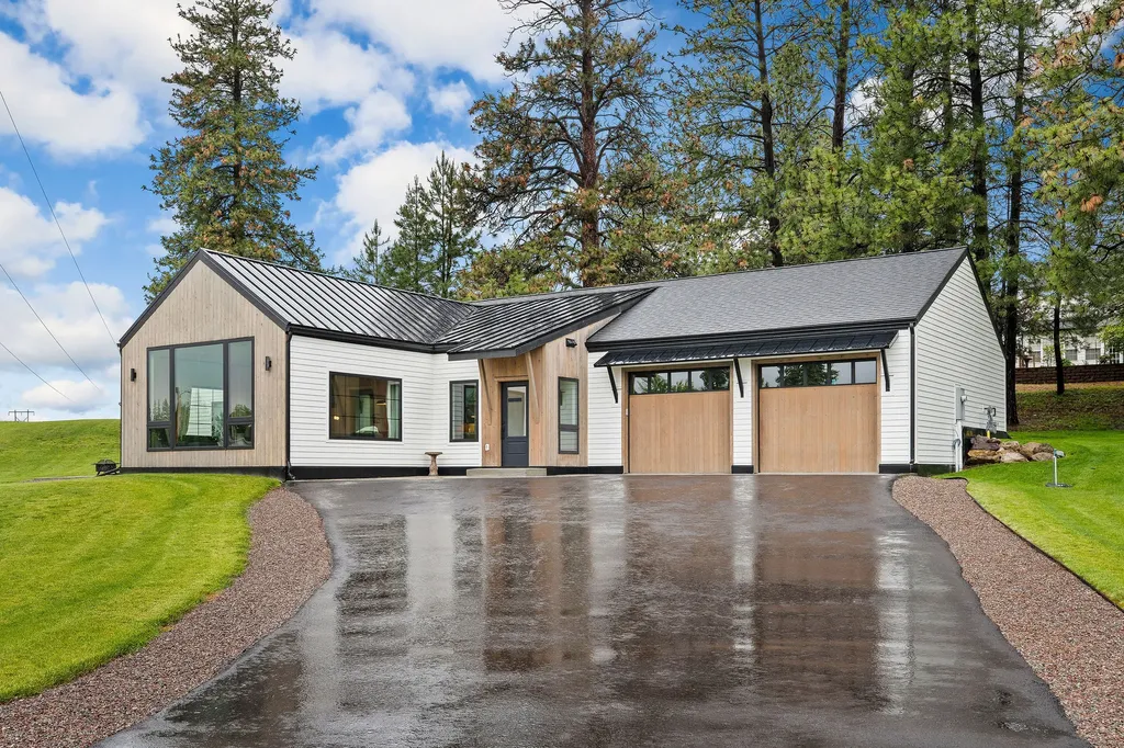 1924 Rapids Avenue Columbia Falls MT 59912