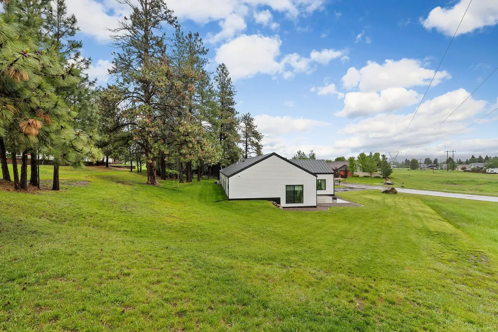 1924 Rapids Avenue Columbia Falls MT 59912