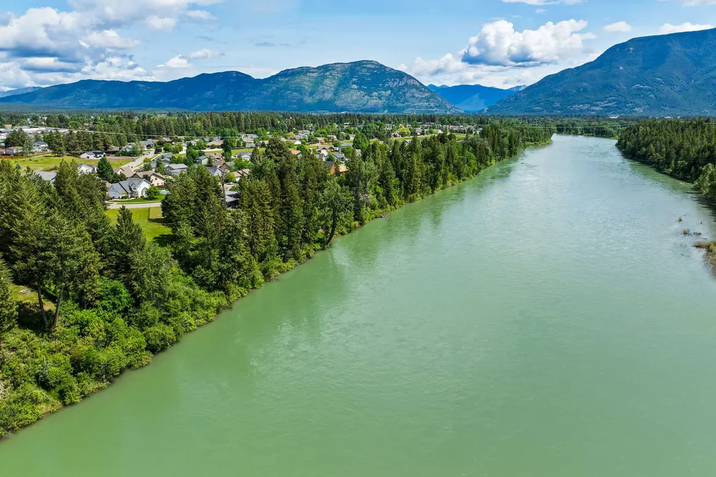 1924 Rapids Avenue Columbia Falls MT 59912