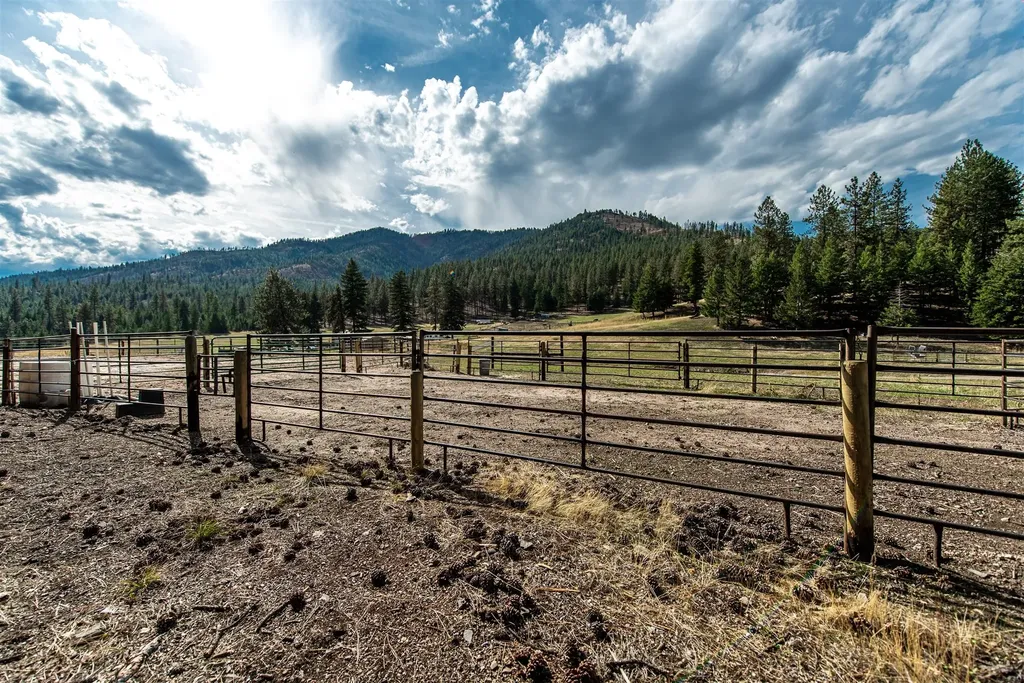 814 Quartz Road Superior MT 59872
