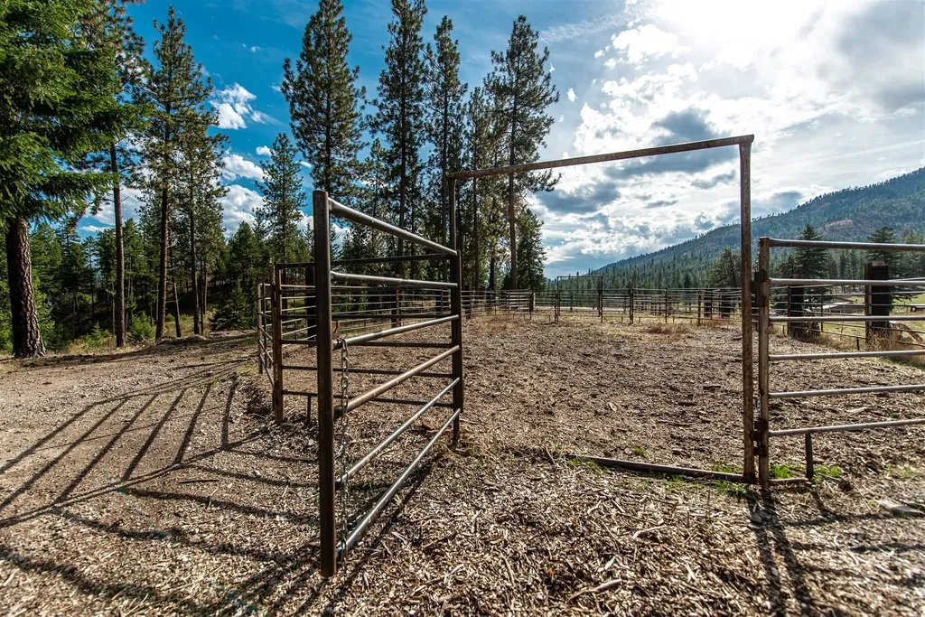 814 Quartz Road Superior MT 59872