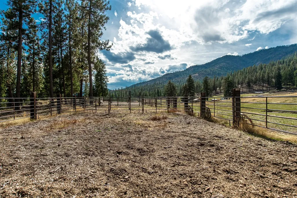 814 Quartz Road Superior MT 59872