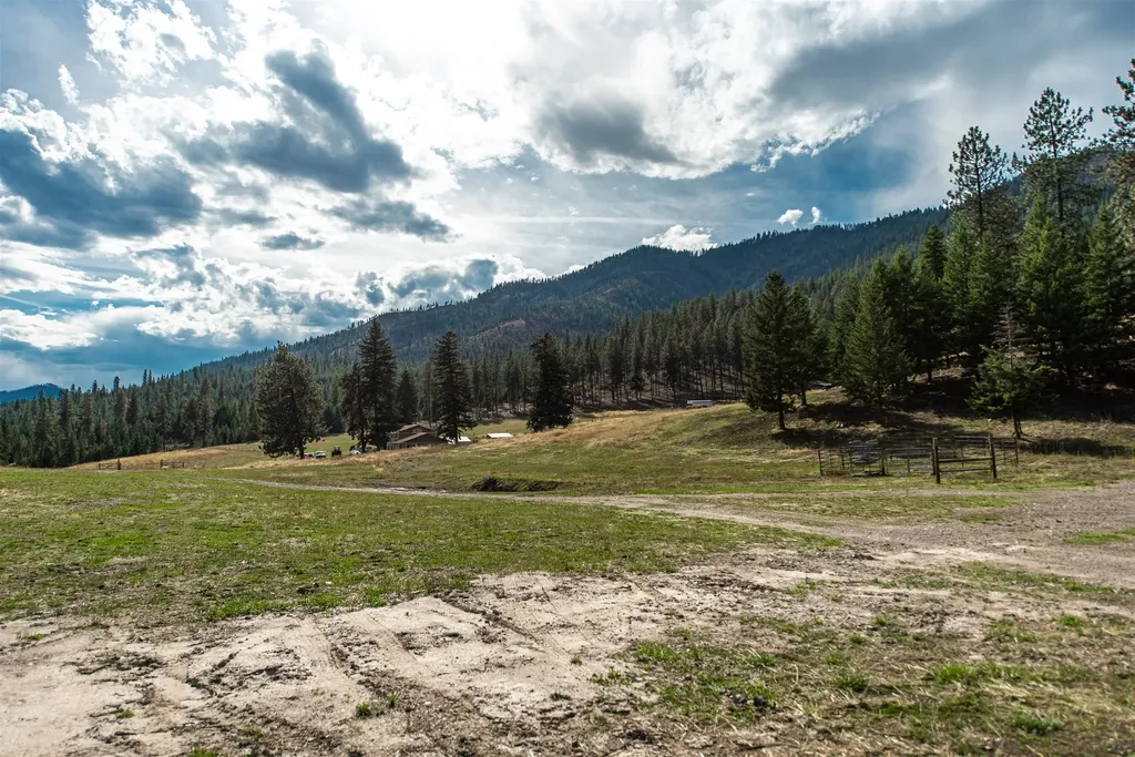 814 Quartz Road Superior MT 59872