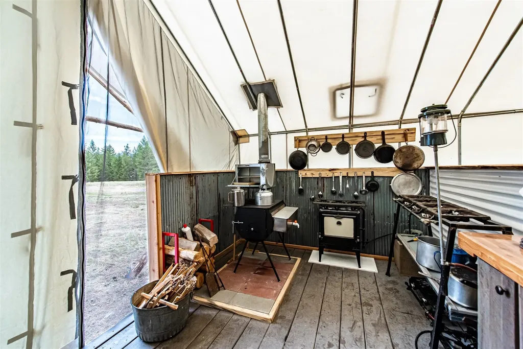 814 Quartz Road Superior MT 59872