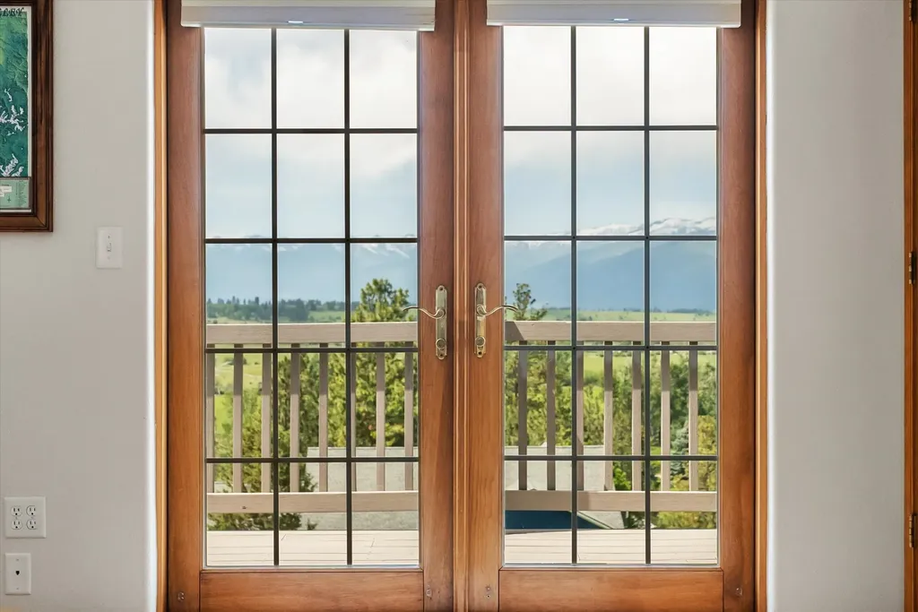 1095 Iron Cap Drive Stevensville MT 59870