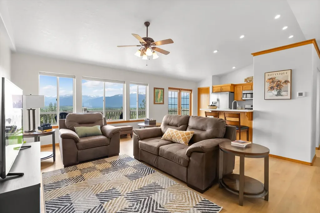 1095 Iron Cap Drive Stevensville MT 59870