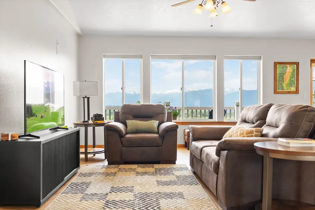 1095 Iron Cap Drive Stevensville MT 59870