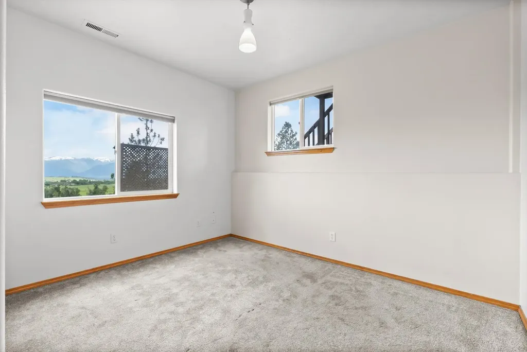 1095 Iron Cap Drive Stevensville MT 59870