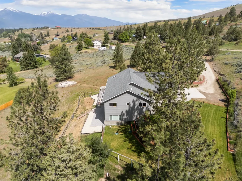 1095 Iron Cap Drive Stevensville MT 59870