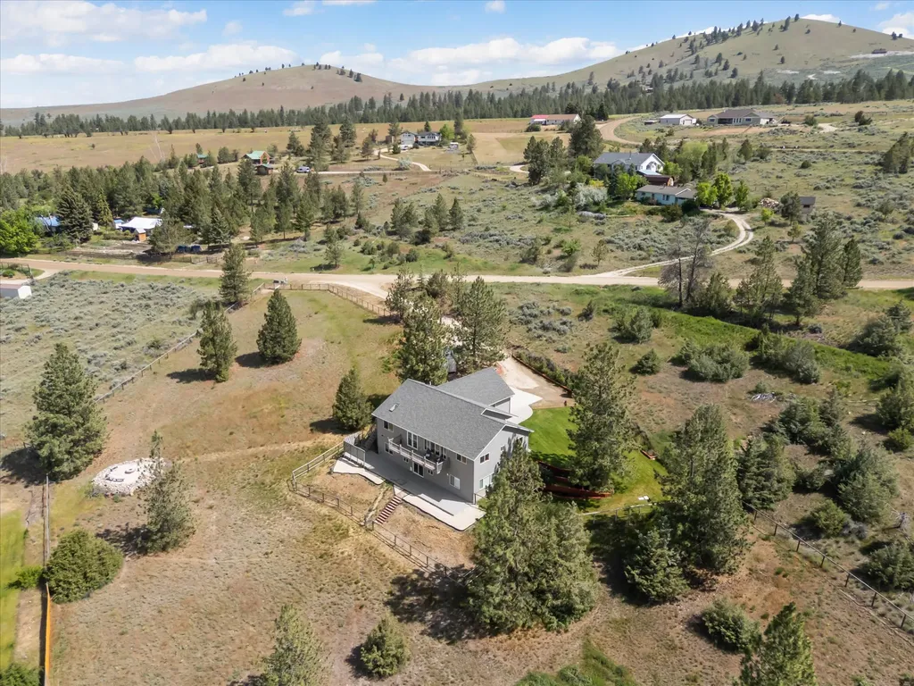 1095 Iron Cap Drive Stevensville MT 59870
