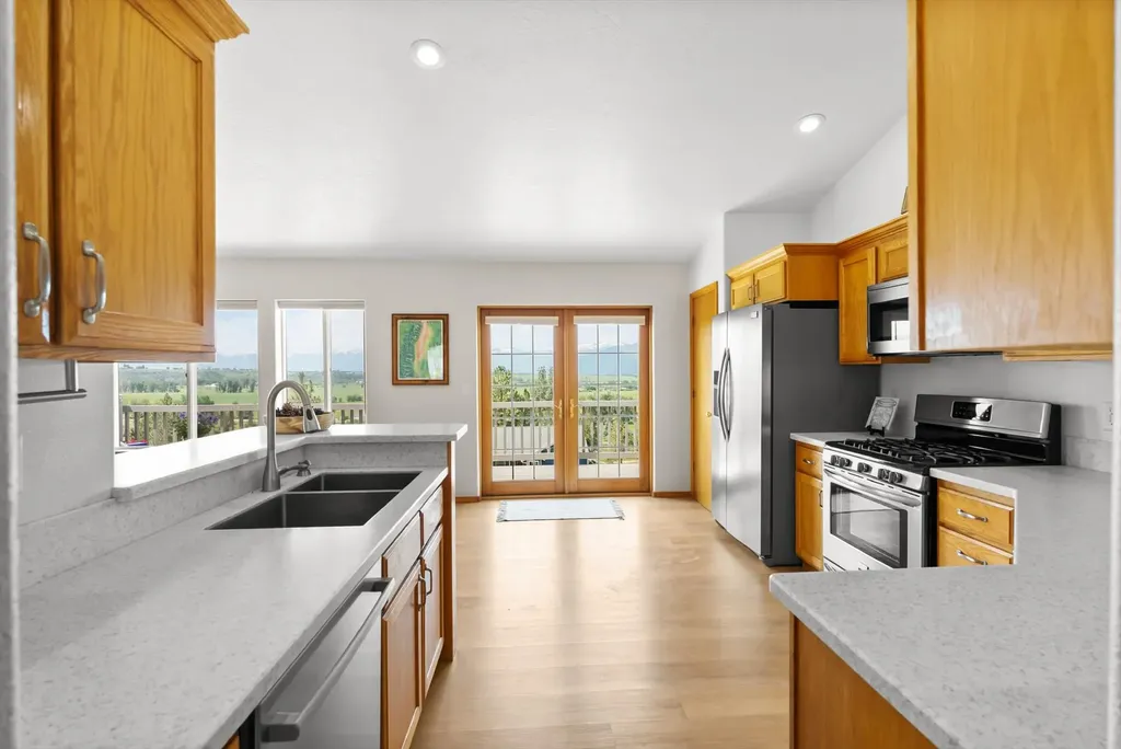 1095 Iron Cap Drive Stevensville MT 59870