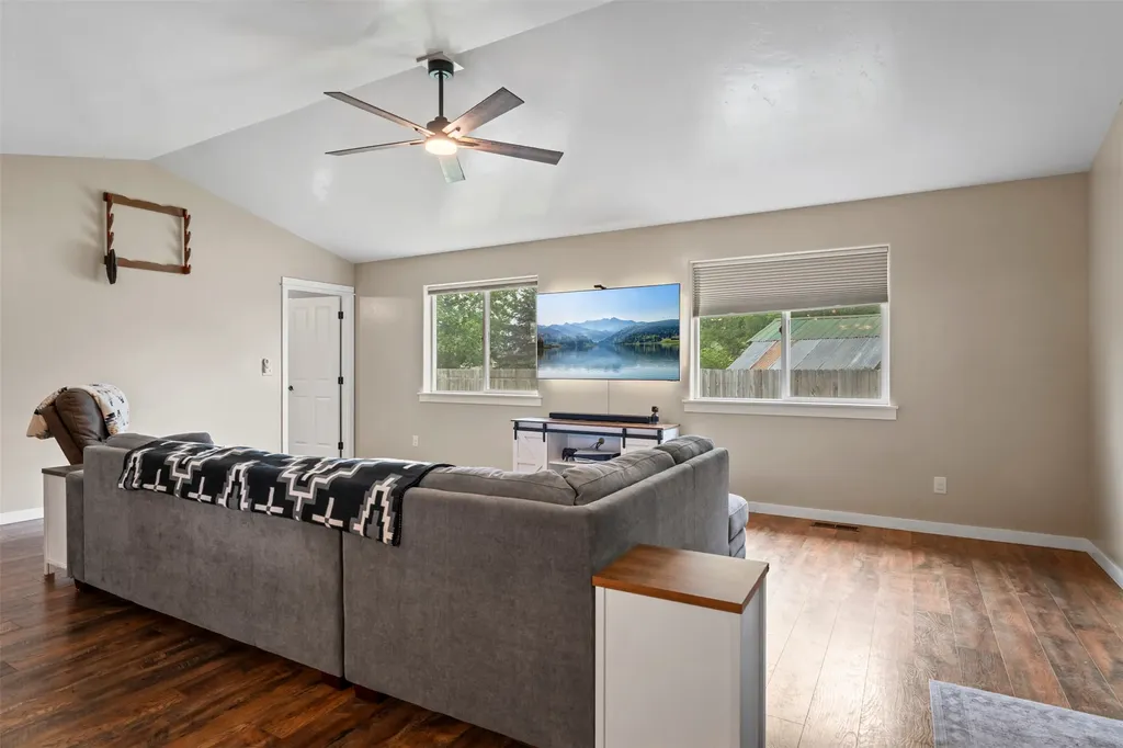 115 Cinnamon Court Corvallis MT 59828