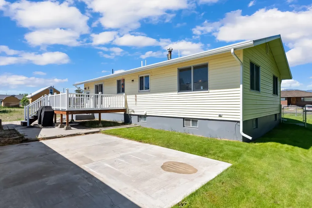 1005 Clark Street Deer Lodge MT 59722
