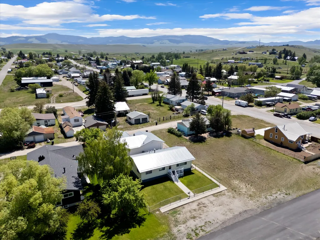 1005 Clark Street Deer Lodge MT 59722