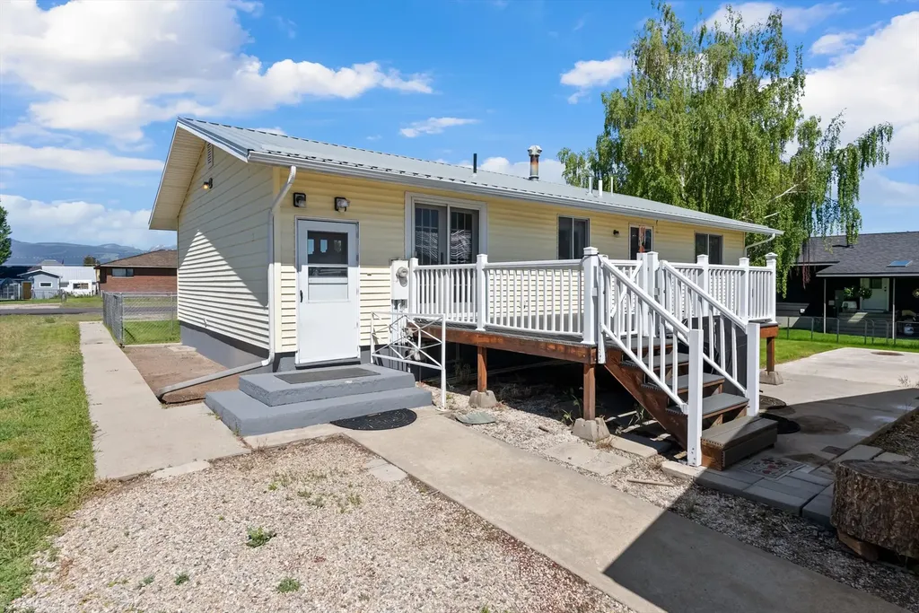 1005 Clark Street Deer Lodge MT 59722