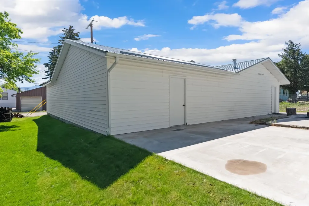 1005 Clark Street Deer Lodge MT 59722