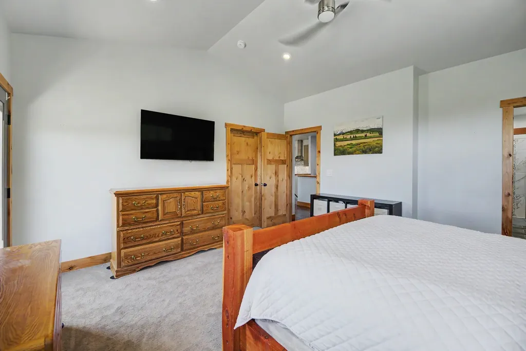 8 Skihi Peak Drive Clancy MT 59634