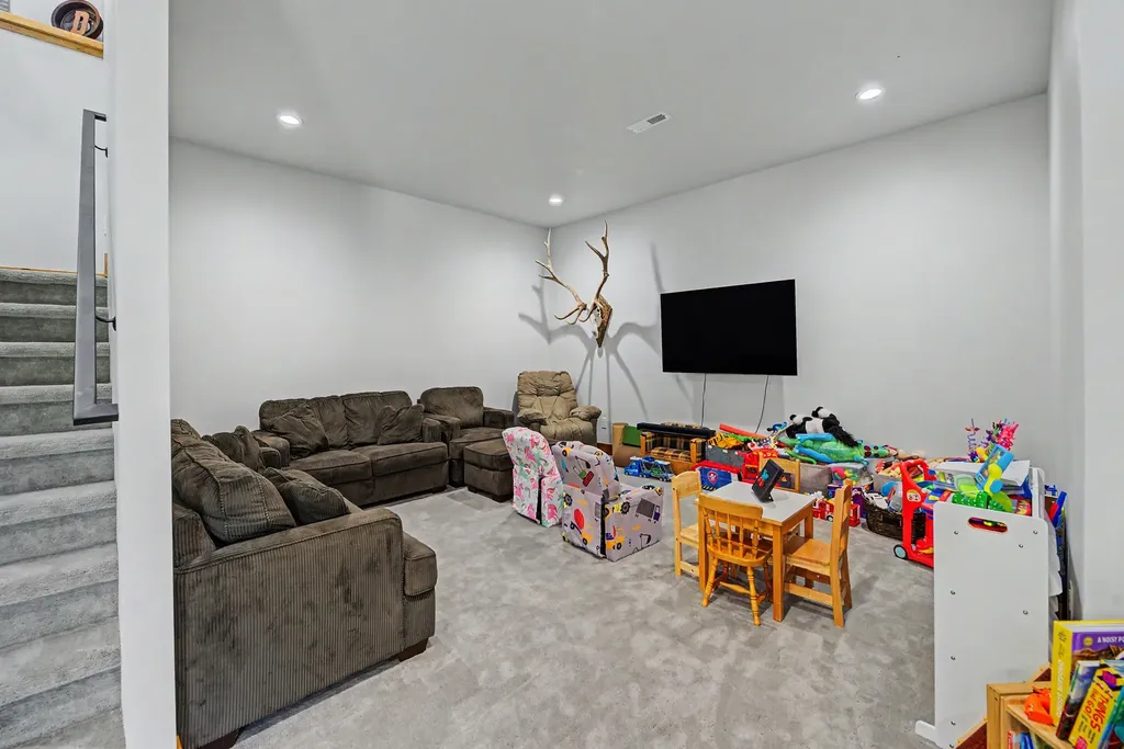 8 Skihi Peak Drive Clancy MT 59634