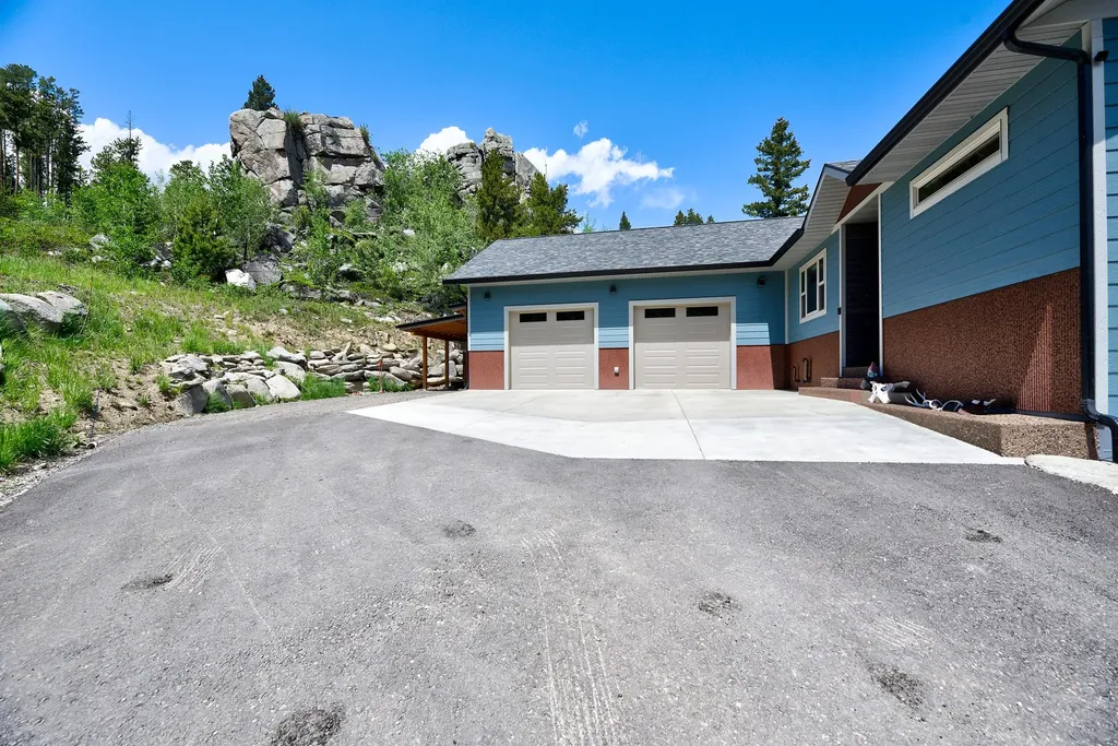 8 Skihi Peak Drive Clancy MT 59634
