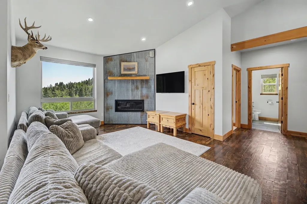 8 Skihi Peak Drive Clancy MT 59634