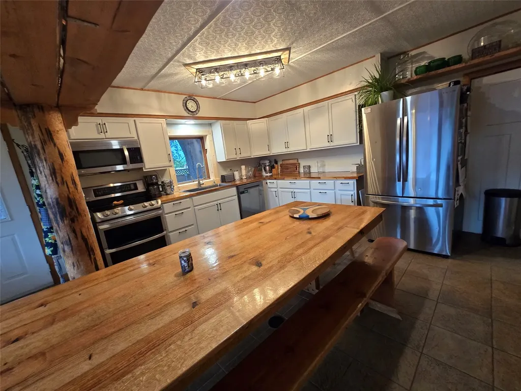406 W Railroad Avenue Plains MT 59859