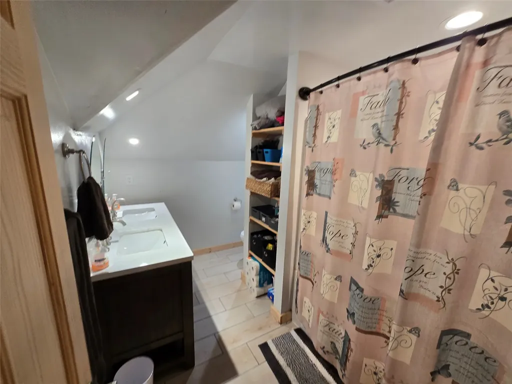 406 W Railroad Avenue Plains MT 59859