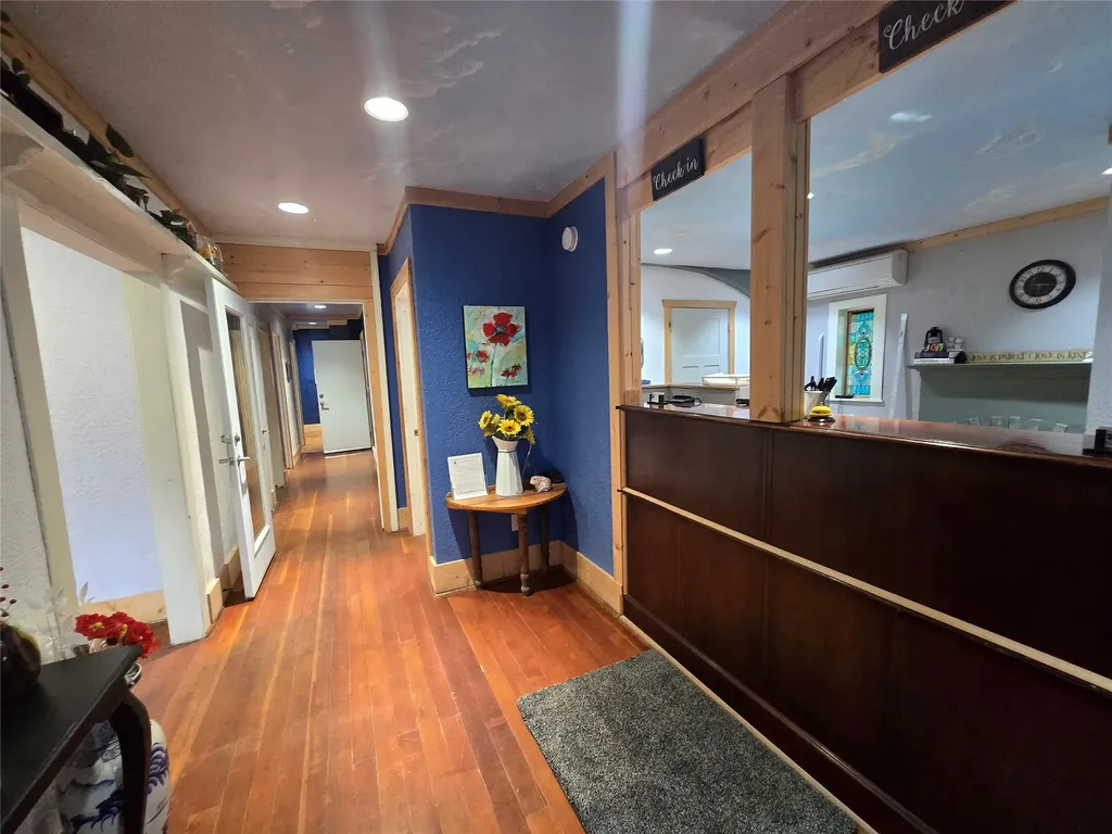 406 W Railroad Avenue Plains MT 59859