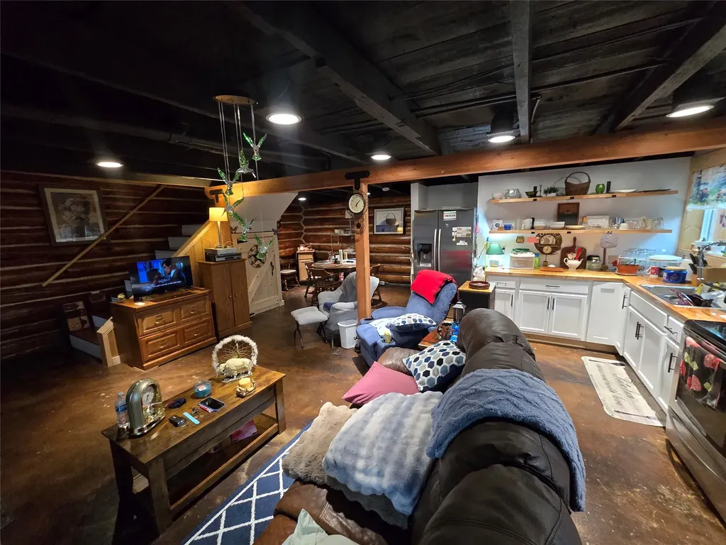 406 W Railroad Avenue Plains MT 59859