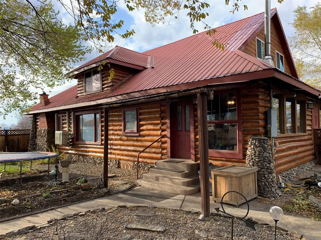 406 W Railroad Avenue Plains MT 59859