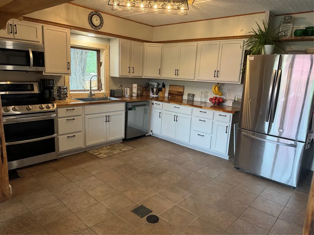 406 W Railroad Avenue Plains MT 59859