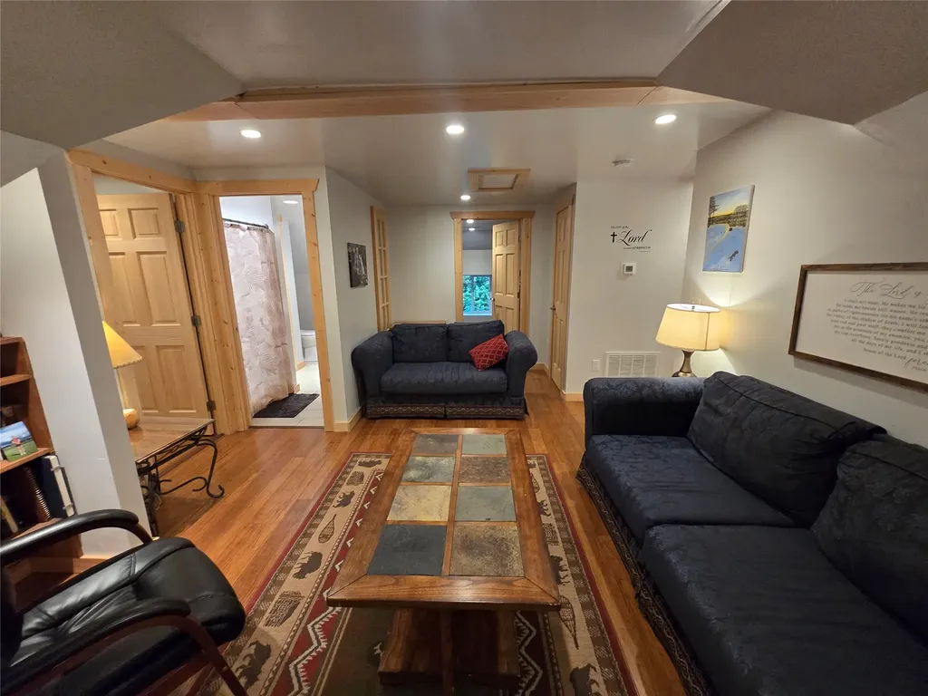 406 W Railroad Avenue Plains MT 59859