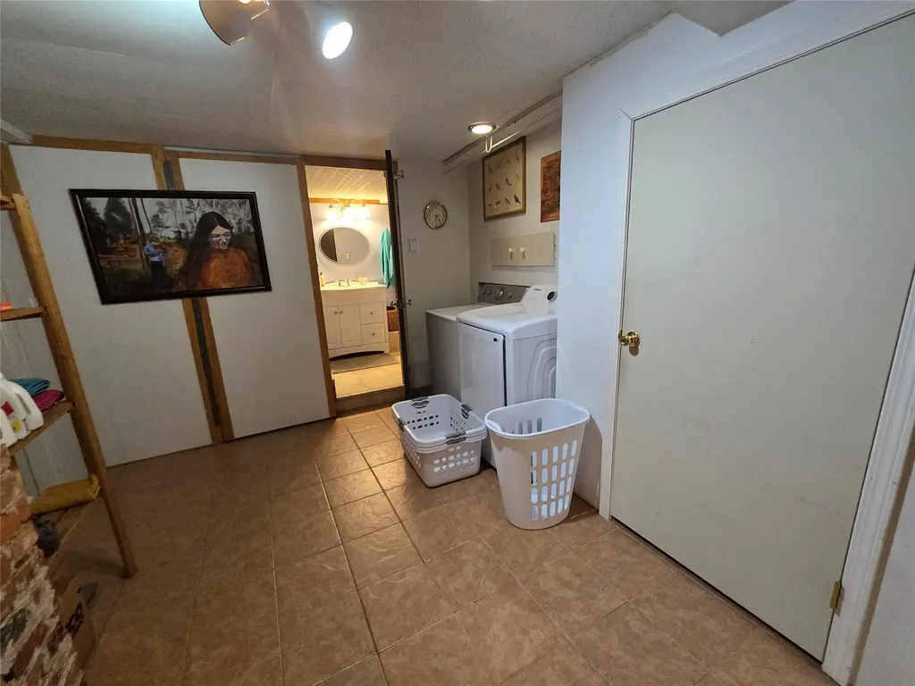 406 W Railroad Avenue Plains MT 59859