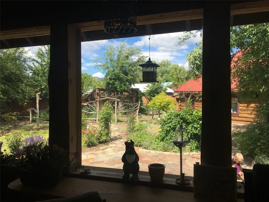 406 W Railroad Avenue Plains MT 59859