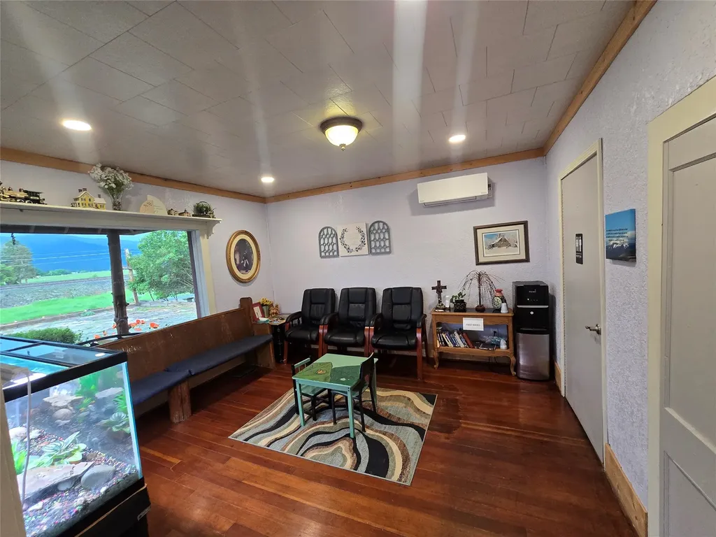 406 W Railroad Avenue Plains MT 59859