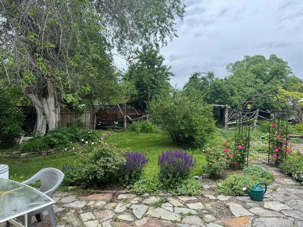 406 W Railroad Avenue Plains MT 59859