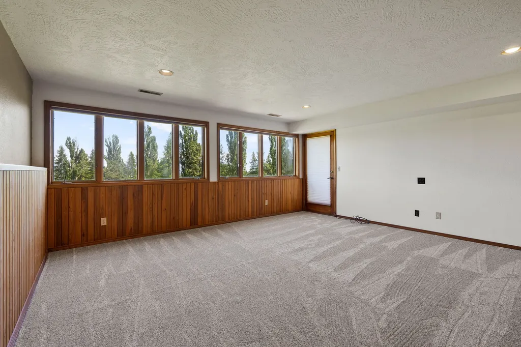 310 Lake Hills Drive Kalispell MT 59901