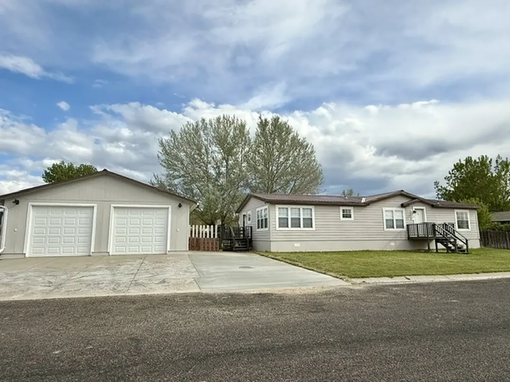 3298 Appaloosa Drive Colstrip MT 59323