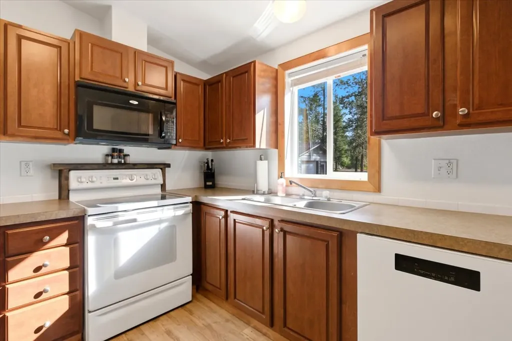 192 Kokanee Drive W Rexford MT 59930