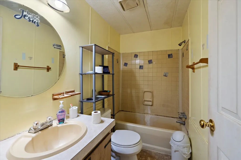 2909 Us Highway 2 Troy MT 59935