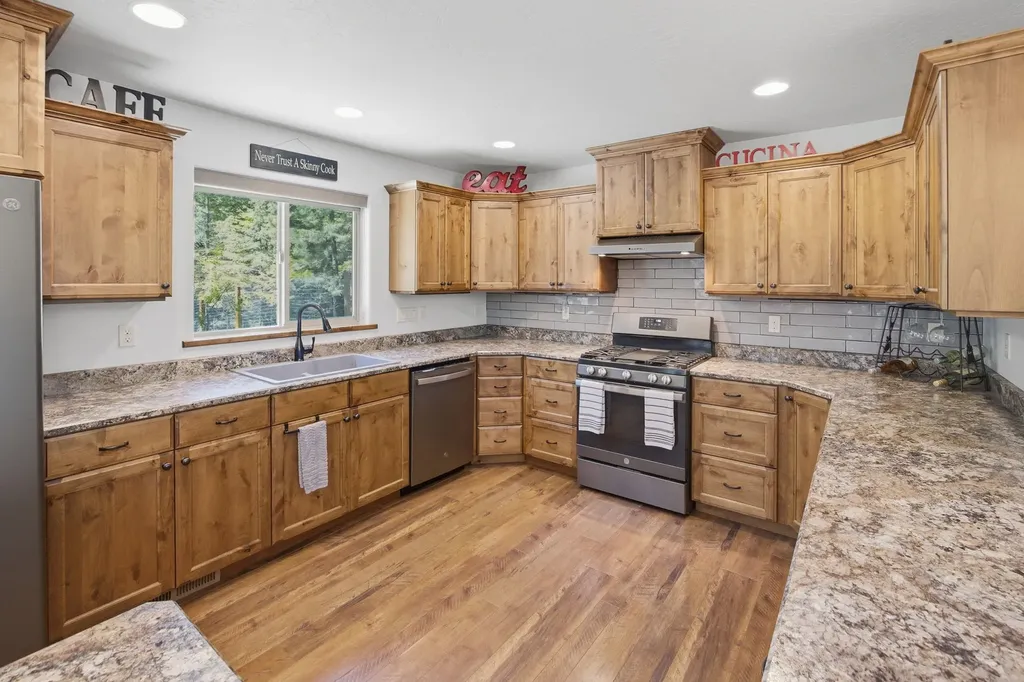 30123 Half Circle Way Polson MT 59860